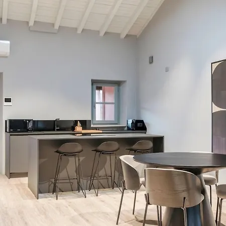 Host4u - Beautiful 56 In Center Piazzale Arnaldo Apartment Brescia