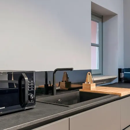 Host4u - Beautiful 56 In Center Piazzale Arnaldo Apartment *