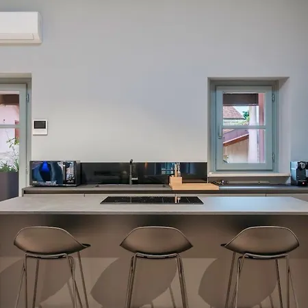 Apartment Host4u - Beautiful 56 In Center Piazzale Arnaldo Brescia