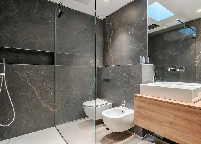 Host4u - Beautiful 56 In Center Piazzale Arnaldo