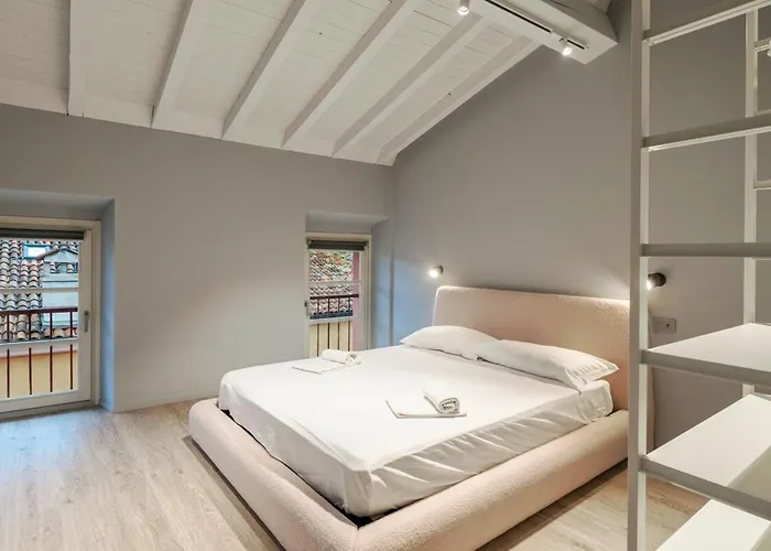 Host4u - Beautiful 56 In Center Piazzale Arnaldo Apartment *