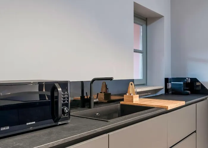 Host4u - Beautiful 56 In Center Piazzale Arnaldo Apartment *