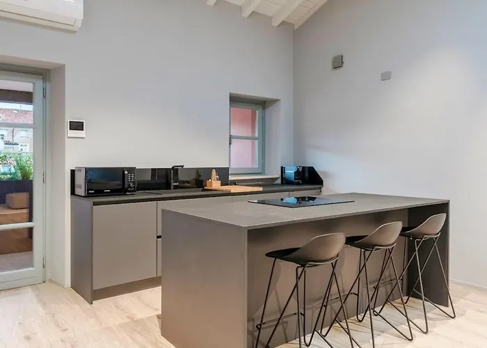 Apartment Host4u - Beautiful 56 In Center Piazzale Arnaldo